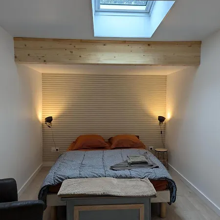 Avec Piscine Chauffée, Jardin Clos Et Wifi à - Fr-1-653-264 *