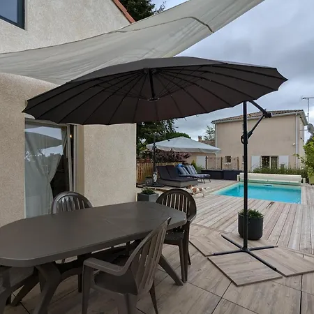 Casa rural Avec Piscine Chauffée, Jardin Clos Et Wifi à - Fr-1-653-264 *