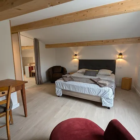 Avec Piscine Chauffée, Jardin Clos Et Wifi à - Fr-1-653-264 *