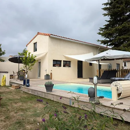 Tatil Evi Avec Piscine Chauffee, Jardin Clos Et Wifi A - Fr-1-653-264