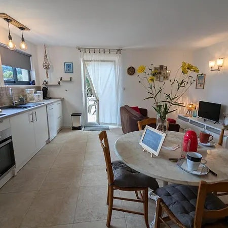 Avec Piscine Chauffee, Jardin Clos Et Wifi A - Fr-1-653-264 * Baignes-Sainte-Radegonde