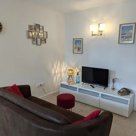 بيت للعطل Avec Piscine Chauffee, Jardin Clos Et Wifi A - Fr-1-653-264 *