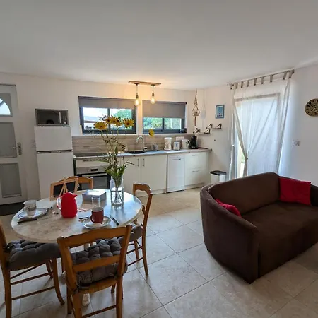 بيت للعطل Avec Piscine Chauffee, Jardin Clos Et Wifi A - Fr-1-653-264 Baignes-Sainte-Radegonde