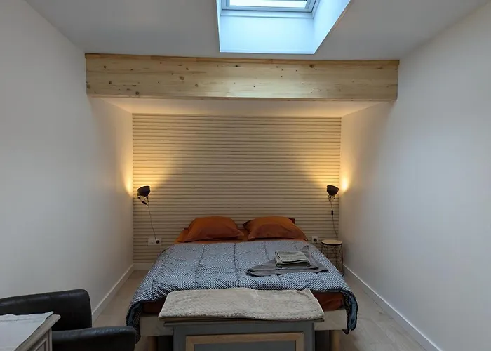 Avec Piscine Chauffée, Jardin Clos Et Wifi à - Fr-1-653-264 *