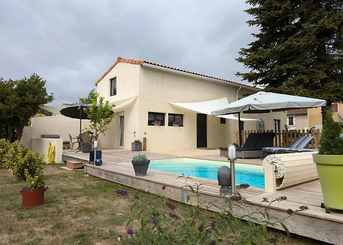 Сasa de vacaciones Avec Piscine Chauffée, Jardin Clos Et Wifi à - Fr-1-653-264
