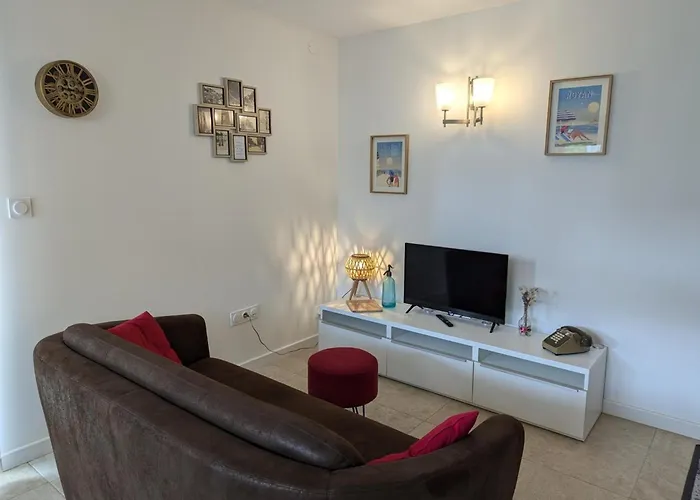 Сasa de vacaciones Avec Piscine Chauffée, Jardin Clos Et Wifi à - Fr-1-653-264 *